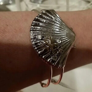 Periwinkle by Barlow Bracelet EUC‎